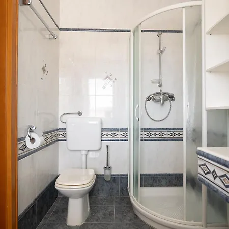 Old Road Rooms And Apartments With Pool Portorož Exterior foto