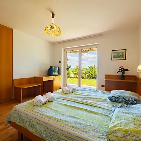 Old Road Rooms And Apartments With Pool Portorož Exterior foto