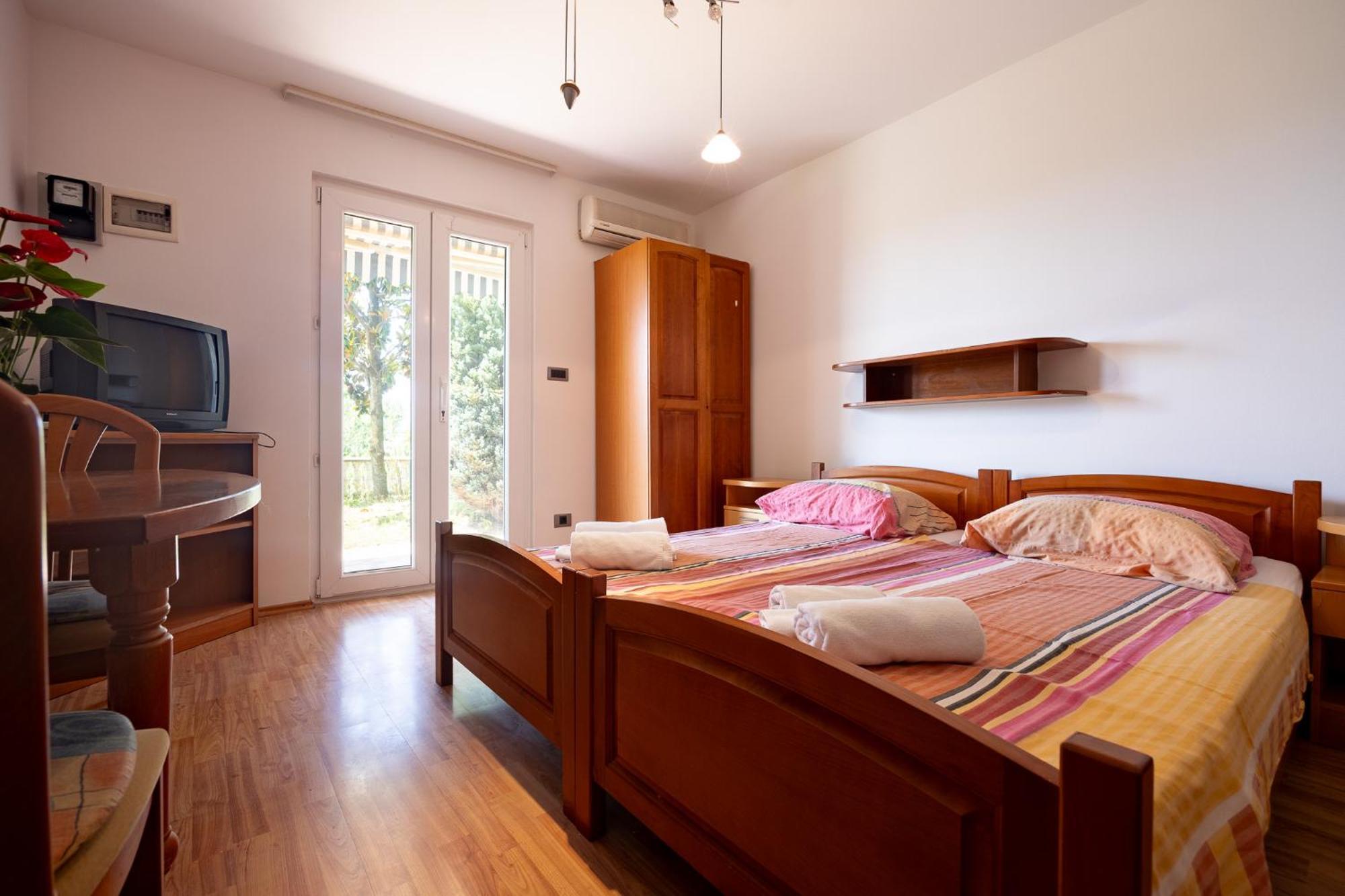 Homestay Old Road And With Pool *