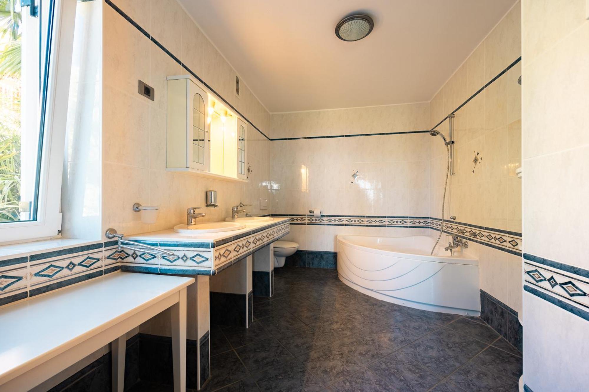 Homestay Old Road And With Pool Portoroz